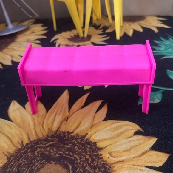 🎄 3/$15 Barbie Colorful Furniture Set with Yellow, Blue, and Pink - Picture 9 of 16